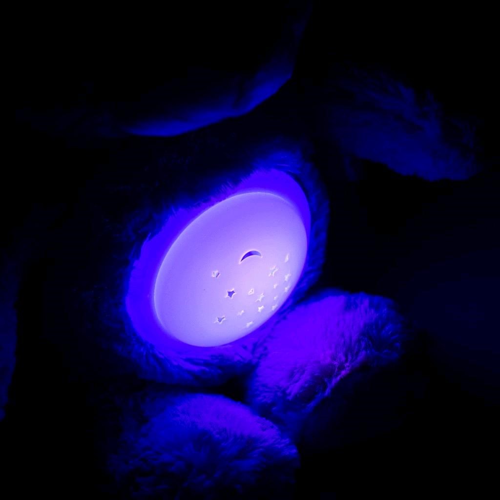 Plüss szundibarát nyuszi projektorral Baby Mix rózsaszín