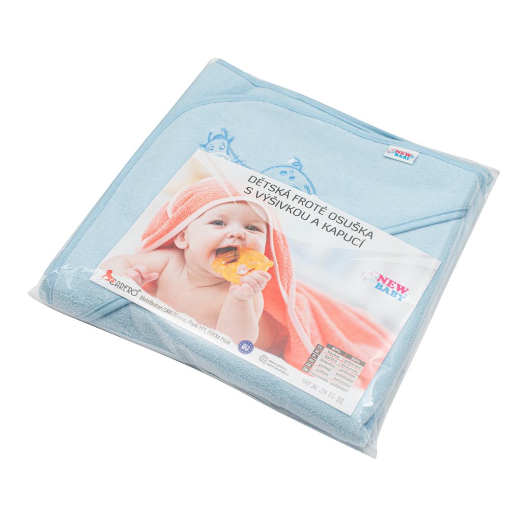 Gyermek frottír törölköző hímzéssel és kapucnival New Baby 80x80 kék zsiráffal