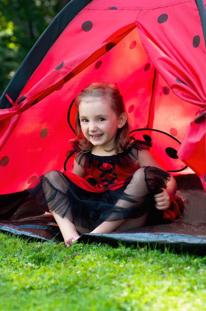 Gyermek sátor Baby Mix Katica alagúttal piros