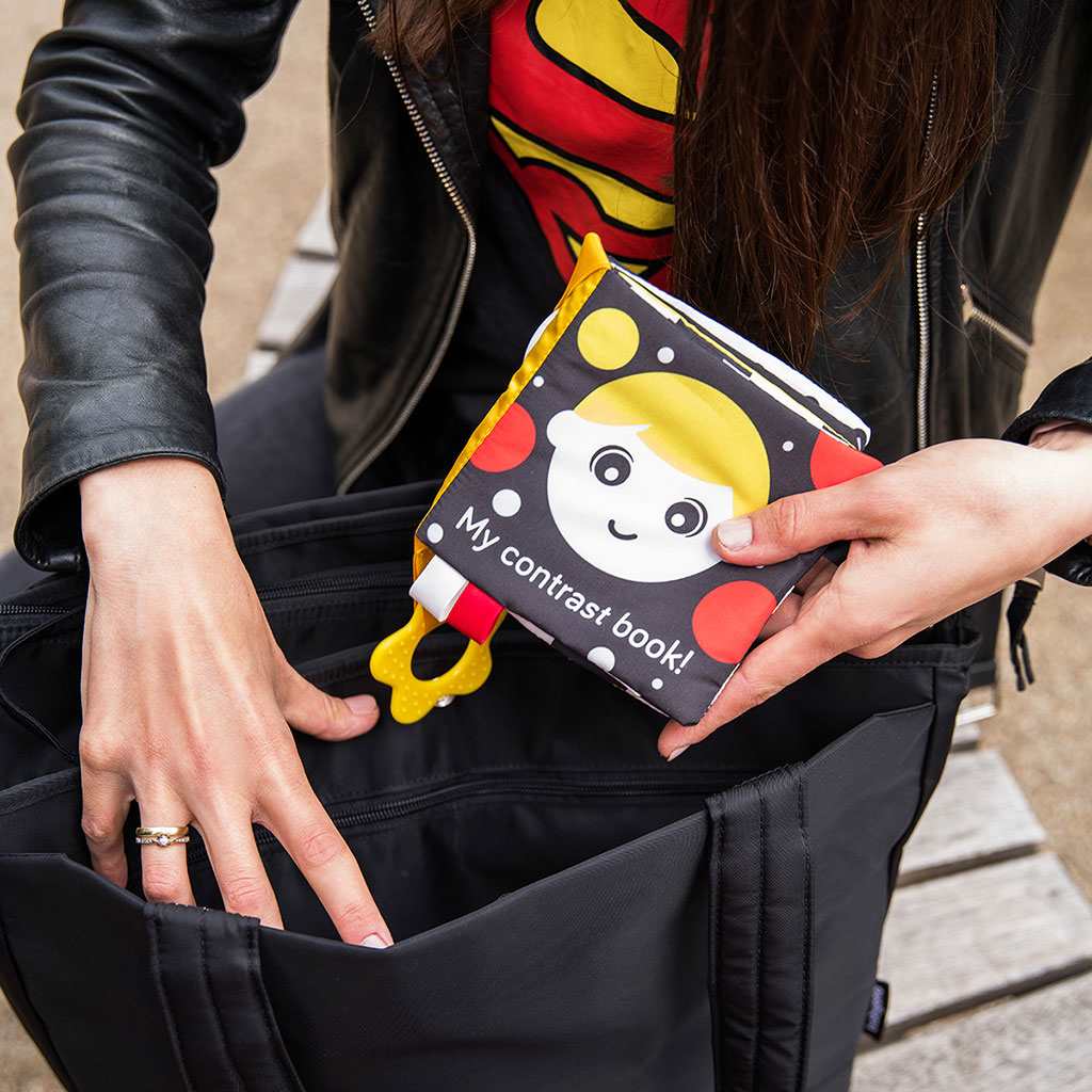 Érzékfejlesztő babakönyv Baby Ono My contrast book