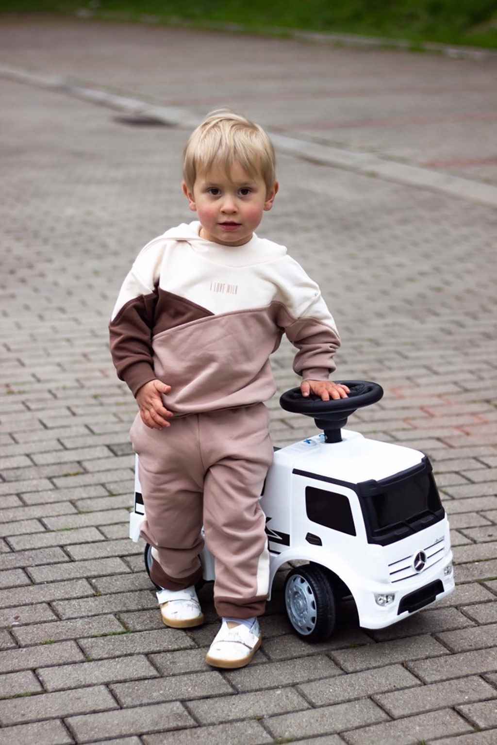 Zenélő bébitaxi Mercedes Milly Mally TŰZOLTÓAUTÓ piros