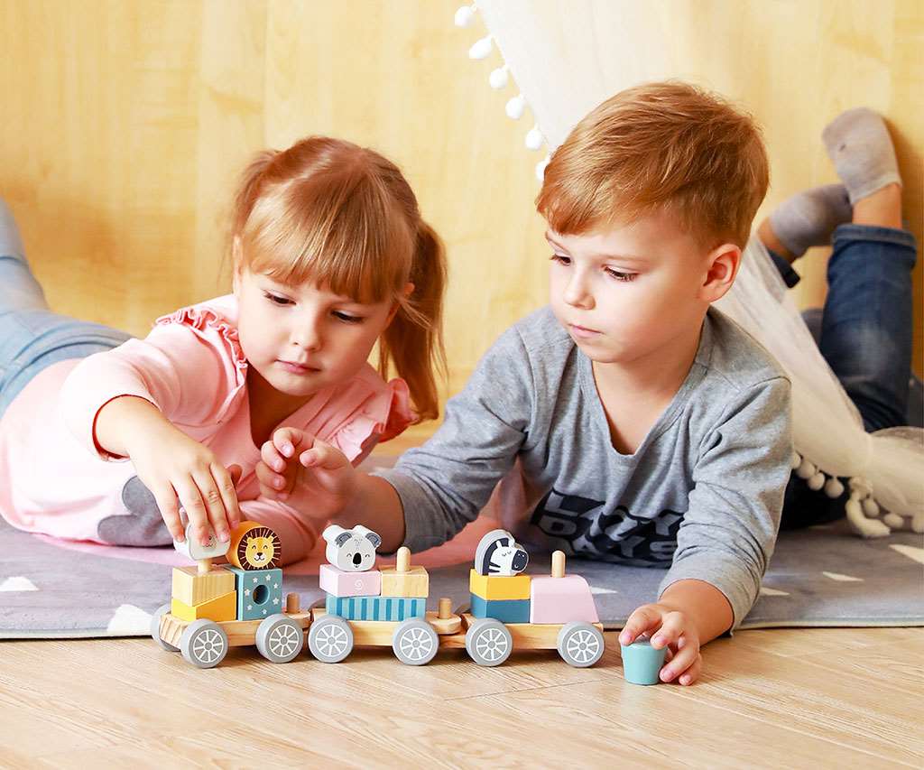 Fából készült vonat