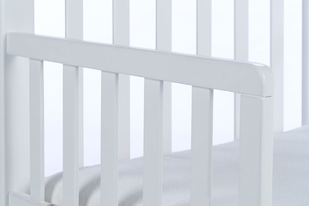 Gyerekágy leesésgátlóval Drewex Nidum 140x70 cm fehér