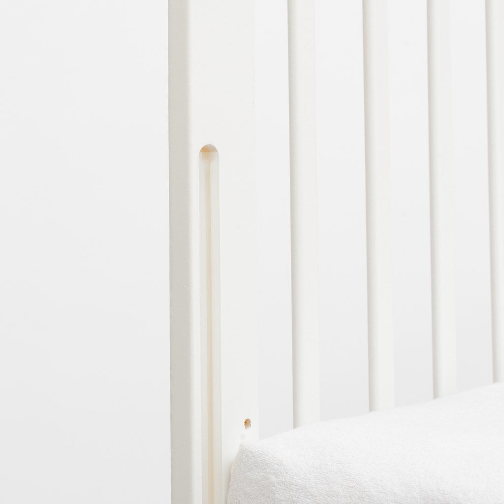 Gyerek kiságy New Baby BASIC leengedhető oldalráccsal fehér