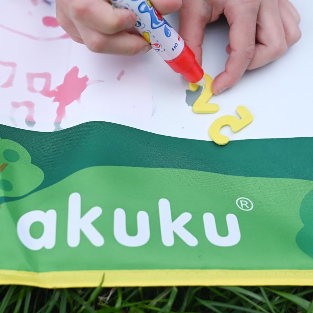 Interaktív vízfestő szőnyeg Akuku