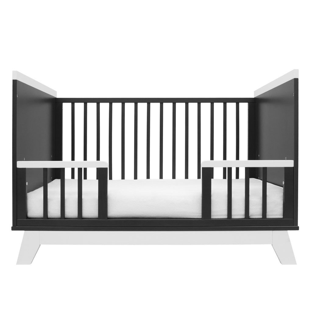 Gyerekágy leesésgátlóval New Baby MARCUS 120x60 cm grafit/fehér