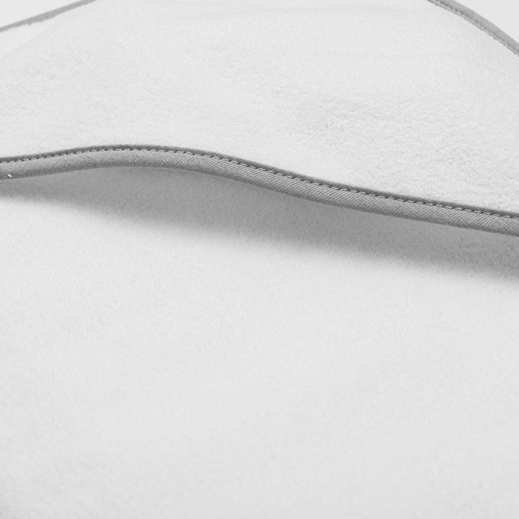 Gyermek frottír törölköző és kapucnival New Baby BASIC 100x100 fehér-szürke