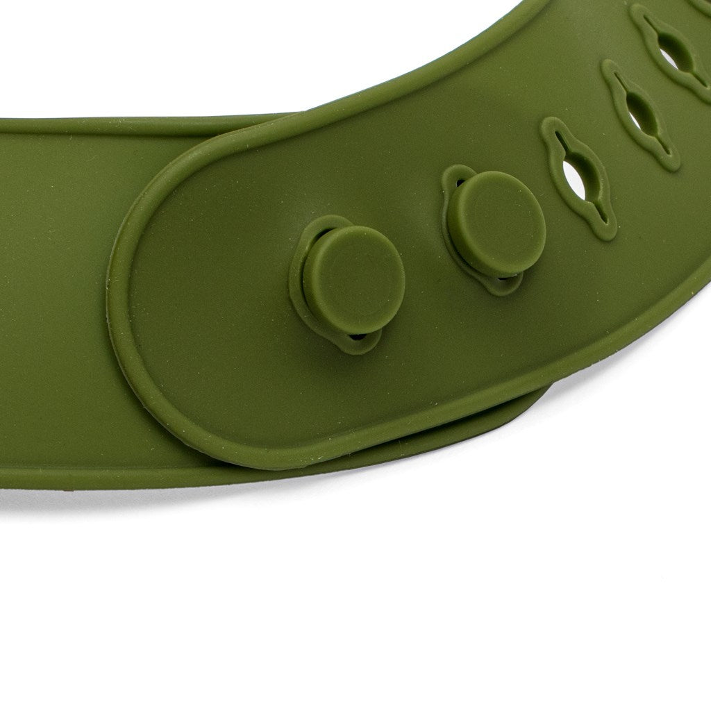 New Baby szilikon előke olívazöld színben