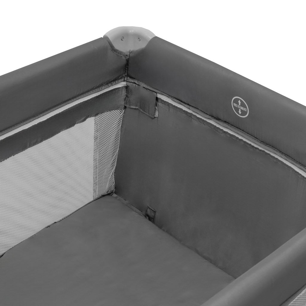 Baba utazóágy kihúzható tálalószekrénnyel Side Baby Mix szürke