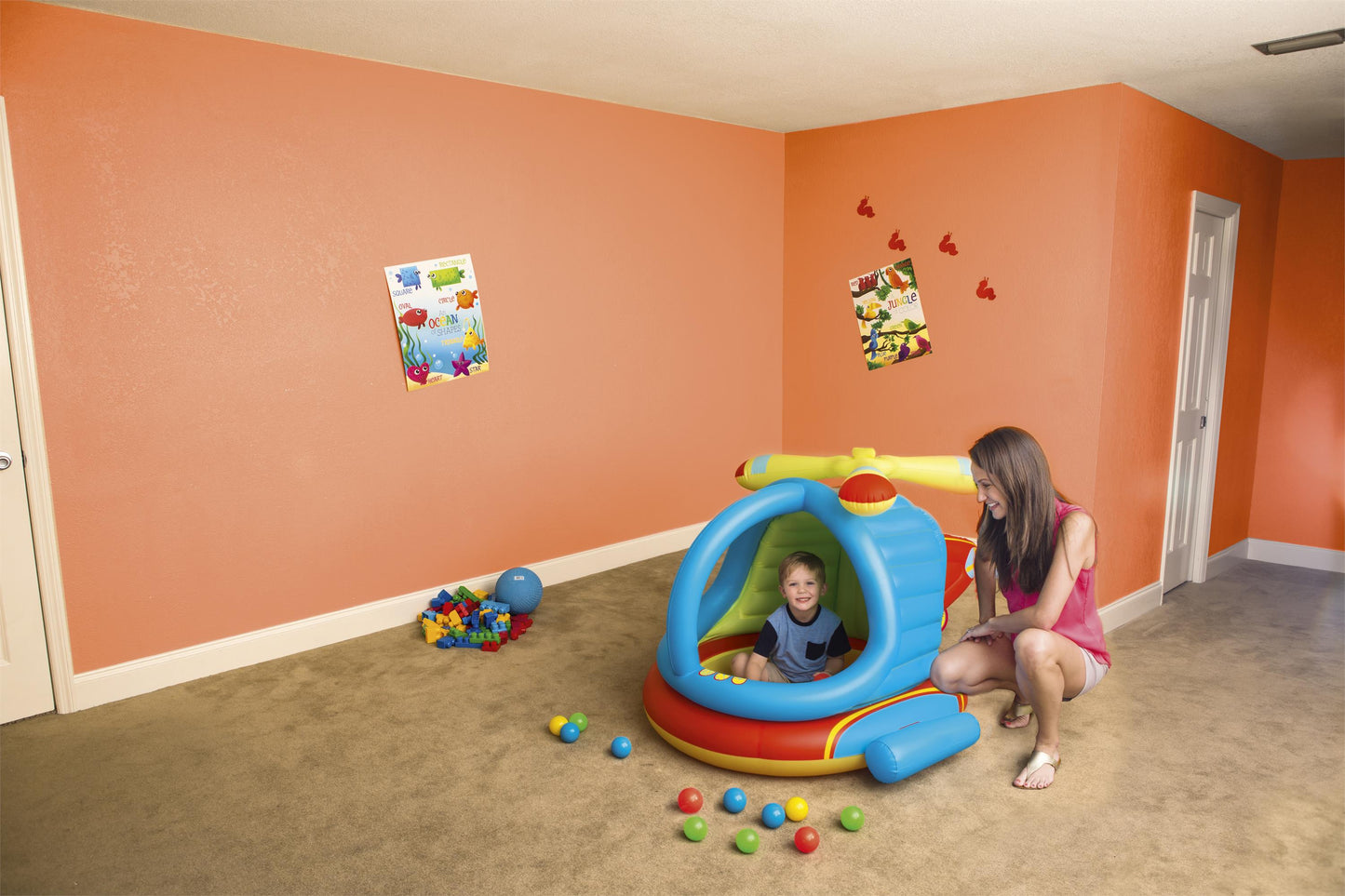 Bestway 52217 felfújható helikopter labdákkal 140cm x 127cm x 89cm